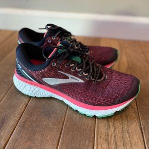 Women’s Brooks Ghost 11 Running Shoes Size 8.5